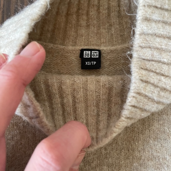 Uniqlo - Soufflé Yarn Mock Neck Sweater - Tan - Picture 3 of 4